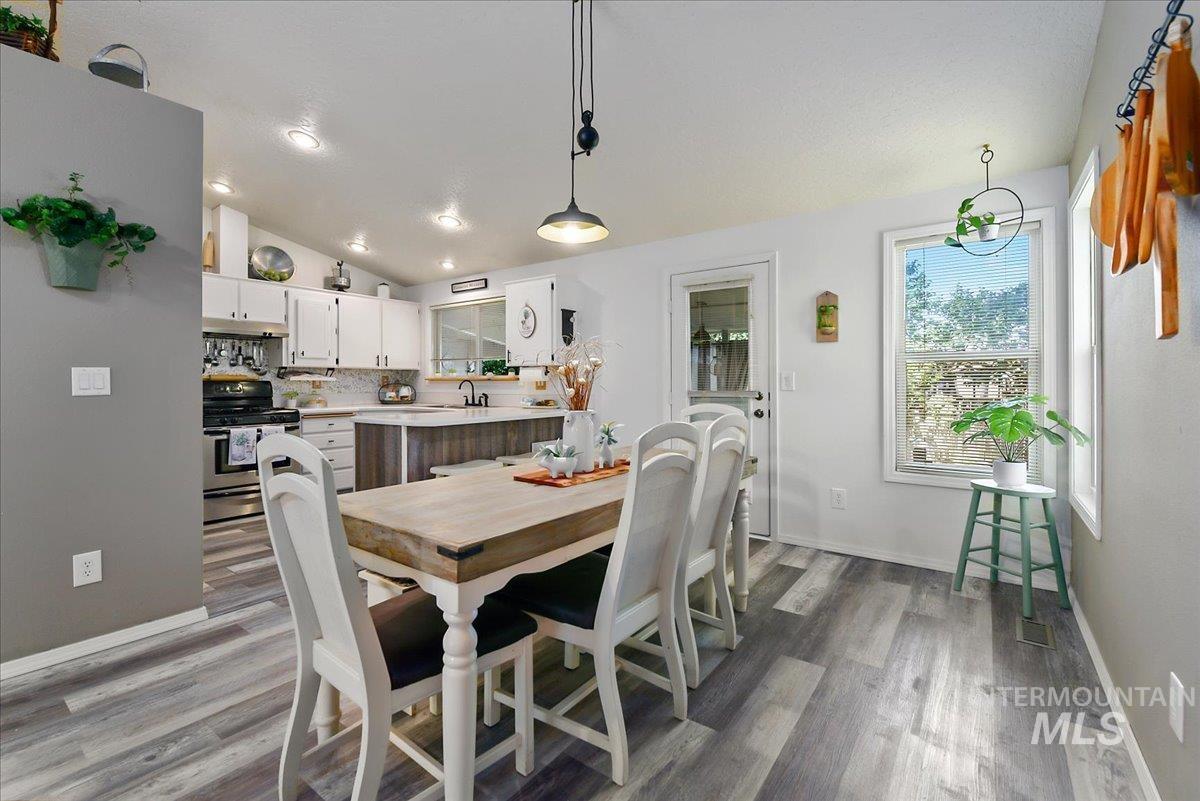 2900 Myrtlewood Way, Nampa, Idaho 83686, 3 Bedrooms, 2 Bathrooms, Residential For Sale, Price $360,000, 98990607