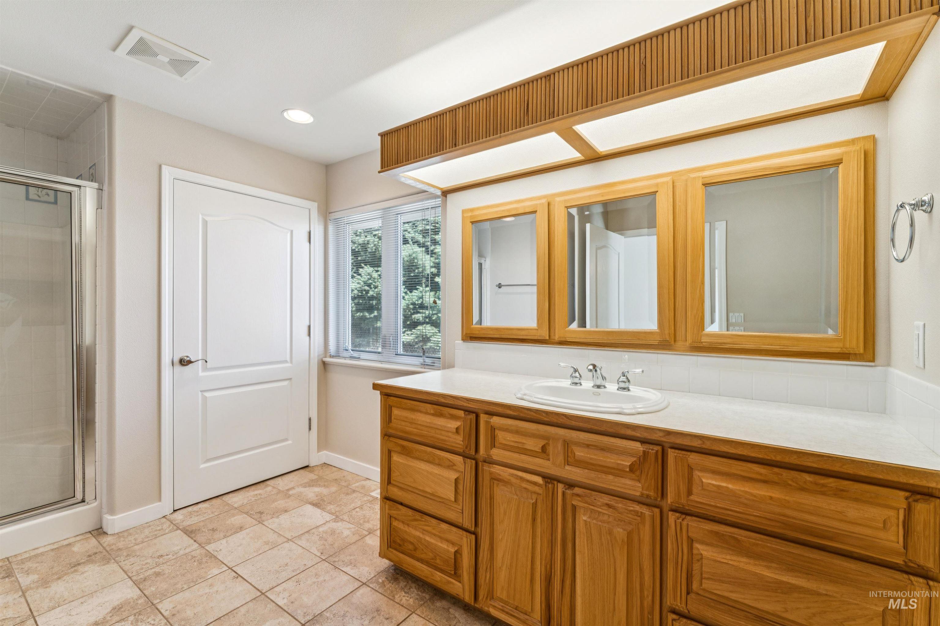 2099 Shelley Drive, Payette, Idaho 83661, 3 Bedrooms, 2.5 Bathrooms, Residential For Sale, Price $700,000, 98990613