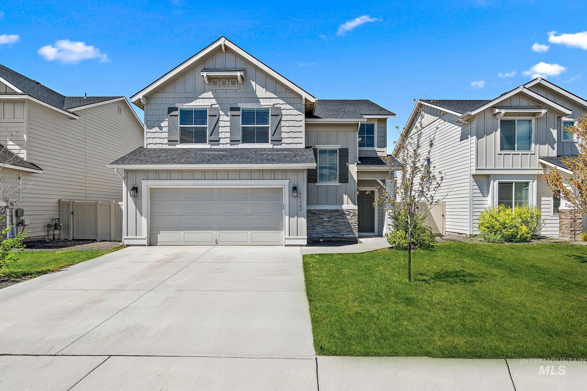 2123 N Bing Ave, Meridian, Idaho 83646, 3 Bedrooms, 2.5 Bathrooms, Residential Income For Sale, Price $499,000,MLS 98990615