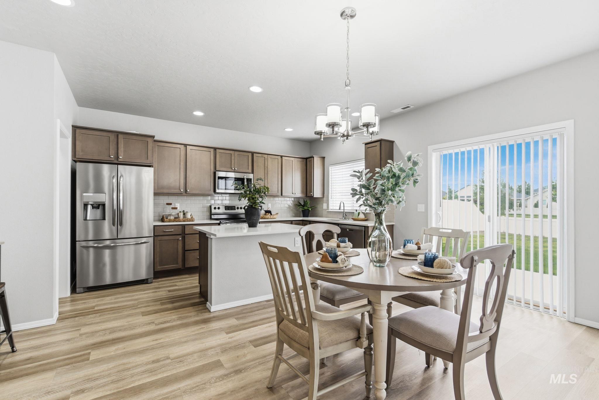 2123 N Bing Ave, Meridian, Idaho 83646, 3 Bedrooms, 2.5 Bathrooms, Residential Income For Sale, Price $499,000,MLS 98990615