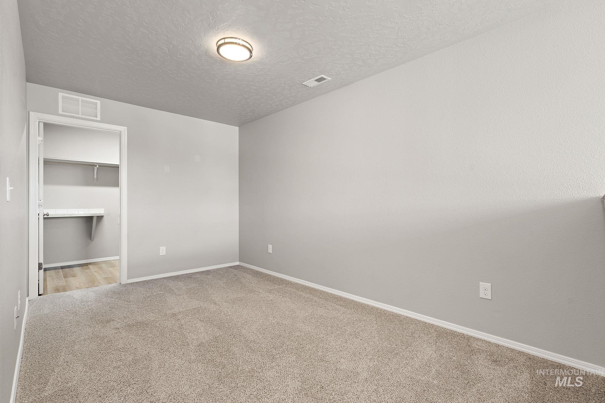 2123 N Bing Ave, Meridian, Idaho 83646, 3 Bedrooms, 2.5 Bathrooms, Residential Income For Sale, Price $499,000,MLS 98990615