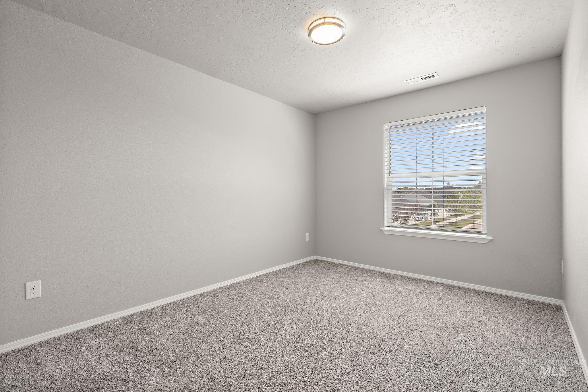 2123 N Bing Ave, Meridian, Idaho 83646, 3 Bedrooms, 2.5 Bathrooms, Residential Income For Sale, Price $499,000,MLS 98990615