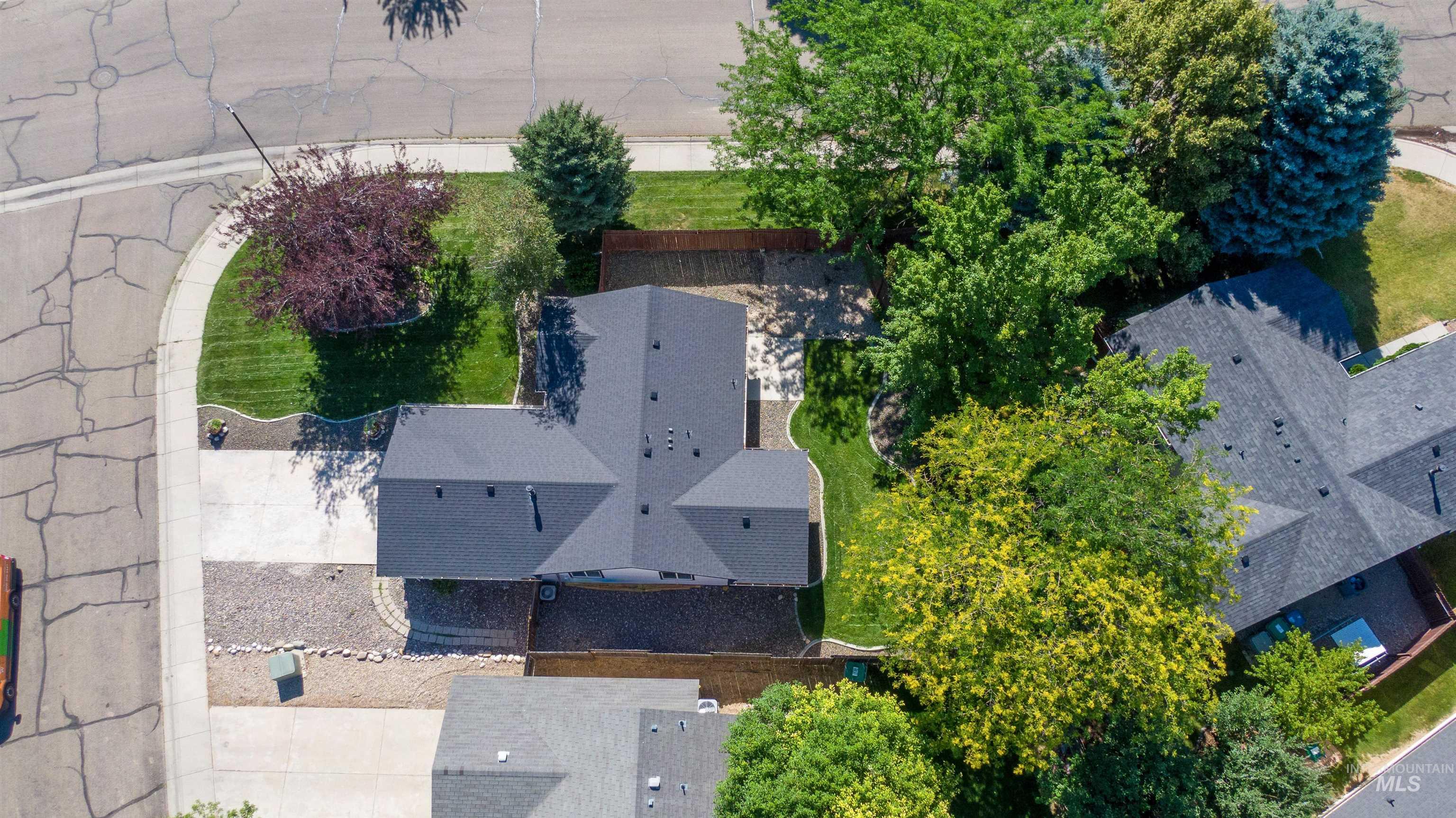 3775 E Wormwood Ct, Boise, Idaho 83716-6936, 3 Bedrooms, 2 Bathrooms, Residential For Sale, Price $460,000,MLS 98990617