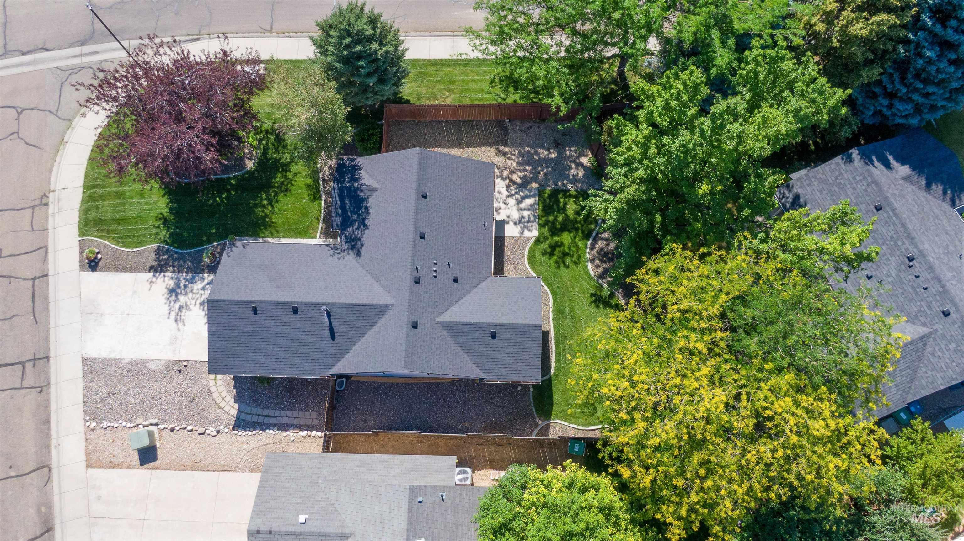 3775 E Wormwood Ct, Boise, Idaho 83716-6936, 3 Bedrooms, 2 Bathrooms, Residential For Sale, Price $460,000,MLS 98990617