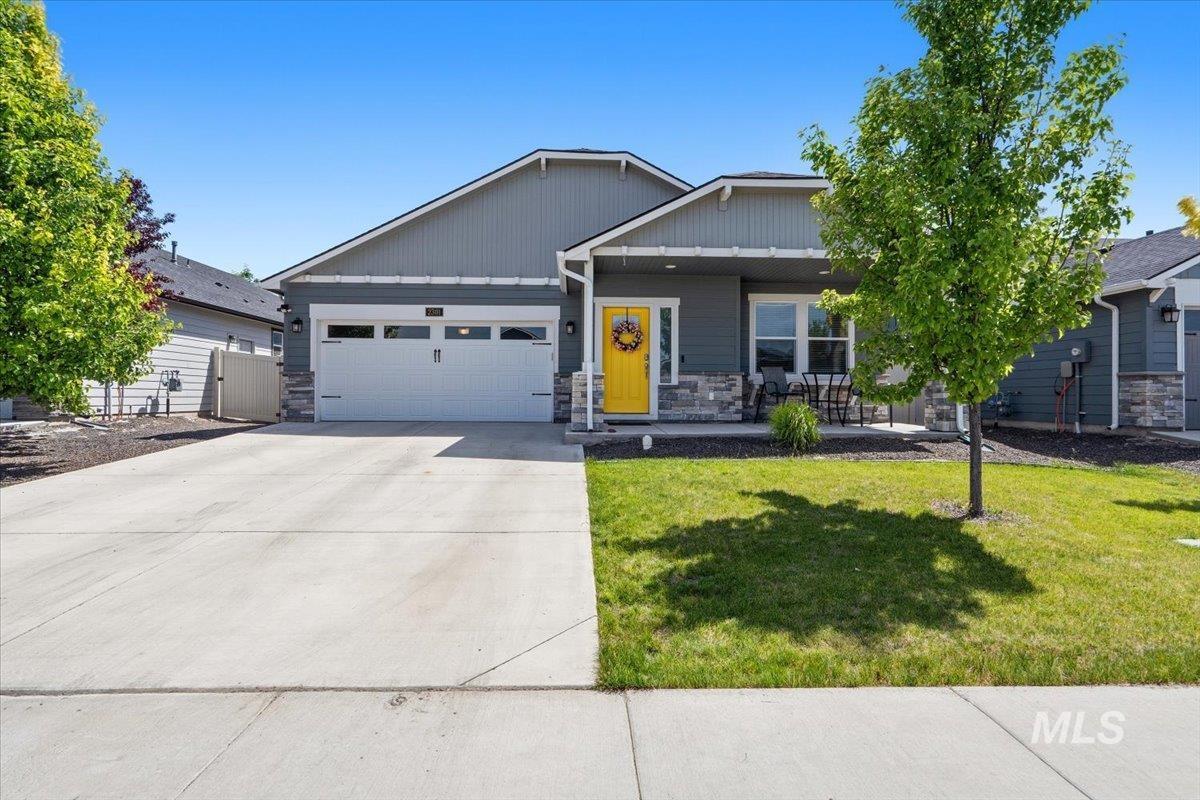 2301 W Skylar St, Nampa, Idaho 83686, 3 Bedrooms, 2 Bathrooms, Residential For Sale, Price $429,000,MLS 98990621