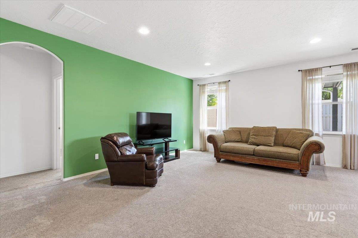 2301 W Skylar St, Nampa, Idaho 83686, 3 Bedrooms, 2 Bathrooms, Residential For Sale, Price $429,000,MLS 98990621