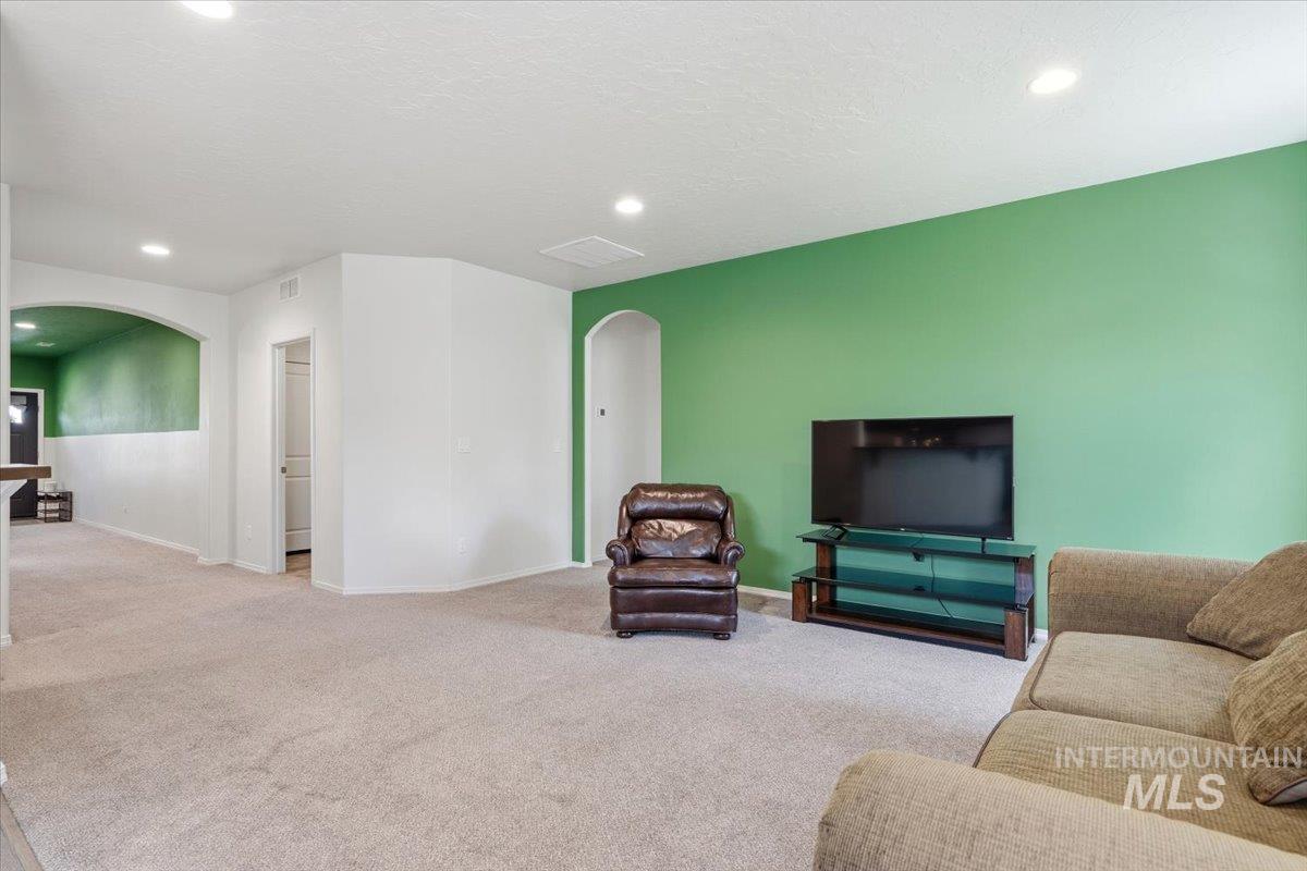 2301 W Skylar St, Nampa, Idaho 83686, 3 Bedrooms, 2 Bathrooms, Residential For Sale, Price $429,000,MLS 98990621