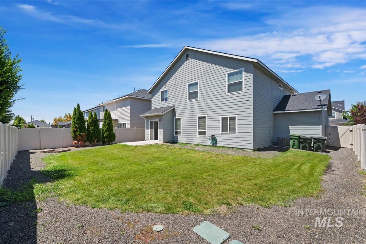 3061 W Silver River St, Meridian, Idaho 83646-6944, 4 Bedrooms, 2.5 Bathrooms, Residential For Sale, Price $564,000,MLS 98990625