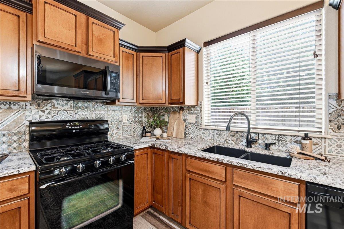 10285 W Kingsbriar Dr, Boise, Idaho 83709, 3 Bedrooms, 2.5 Bathrooms, Residential For Sale, Price $425,000,MLS 98990627