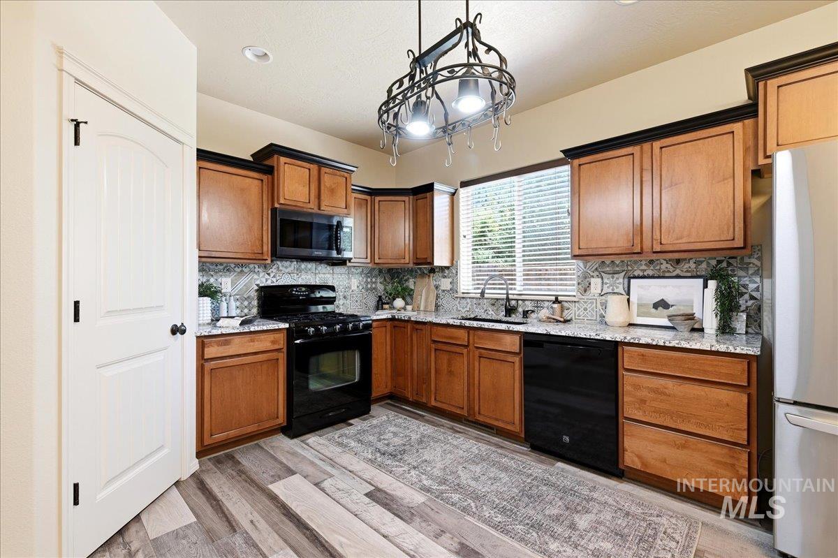 10285 W Kingsbriar Dr, Boise, Idaho 83709, 3 Bedrooms, 2.5 Bathrooms, Residential For Sale, Price $425,000,MLS 98990627