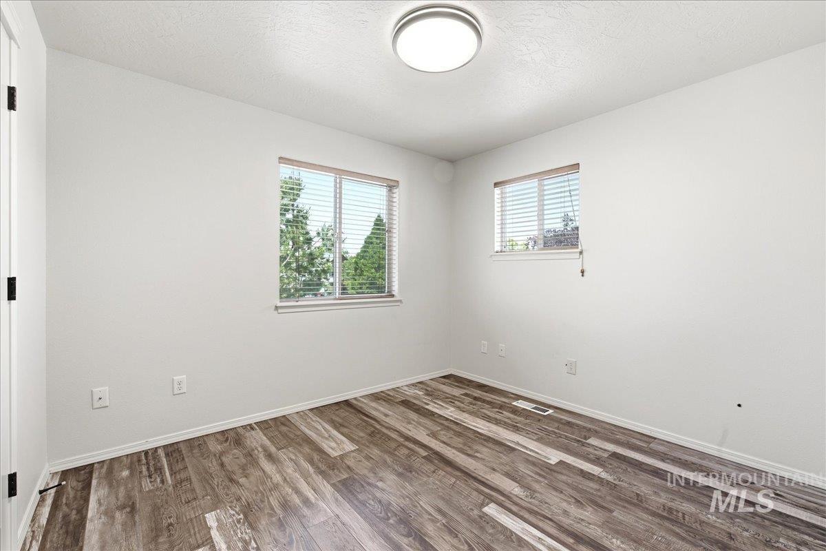 10285 W Kingsbriar Dr, Boise, Idaho 83709, 3 Bedrooms, 2.5 Bathrooms, Residential For Sale, Price $425,000,MLS 98990627