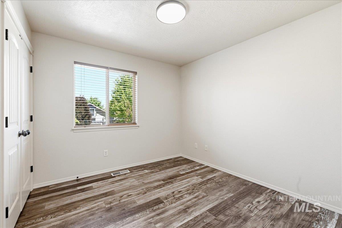 10285 W Kingsbriar Dr, Boise, Idaho 83709, 3 Bedrooms, 2.5 Bathrooms, Residential For Sale, Price $425,000,MLS 98990627