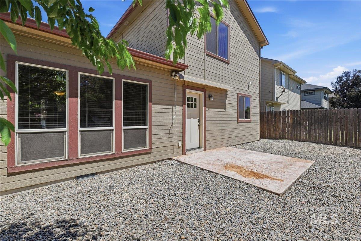 10285 W Kingsbriar Dr, Boise, Idaho 83709, 3 Bedrooms, 2.5 Bathrooms, Residential For Sale, Price $425,000,MLS 98990627