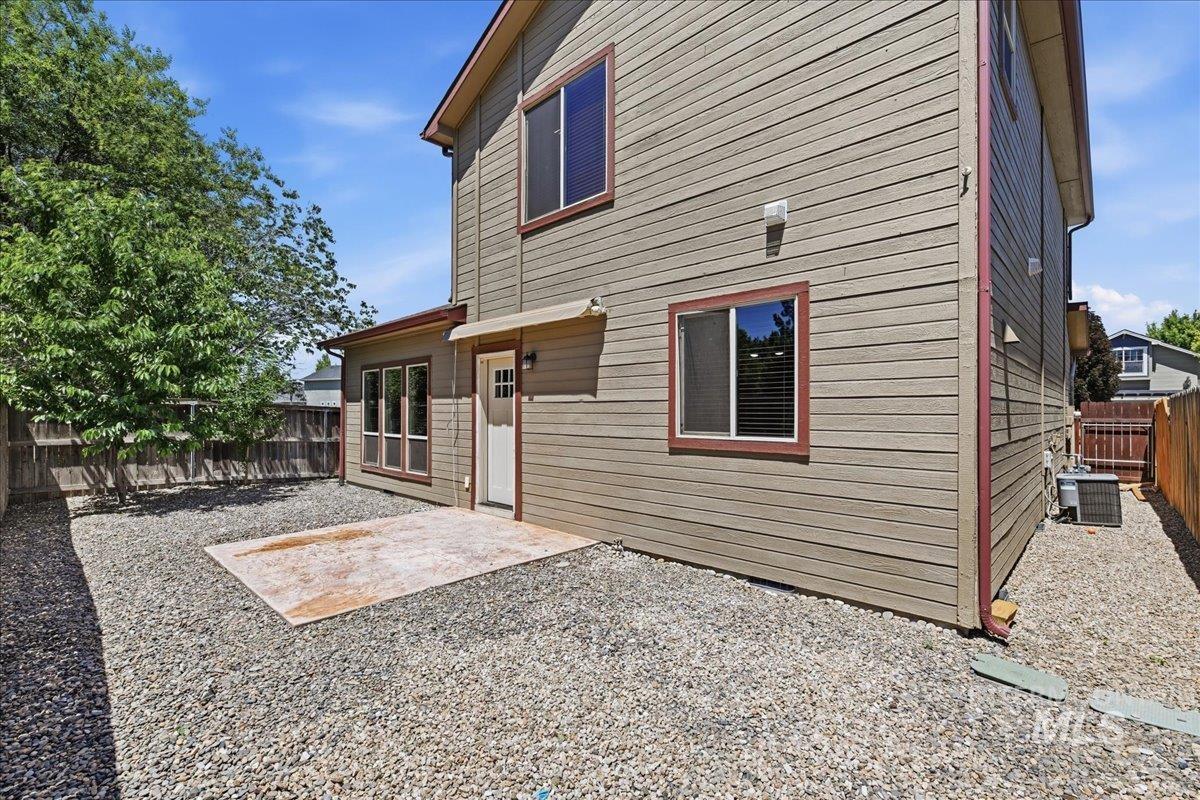 10285 W Kingsbriar Dr, Boise, Idaho 83709, 3 Bedrooms, 2.5 Bathrooms, Residential For Sale, Price $425,000,MLS 98990627