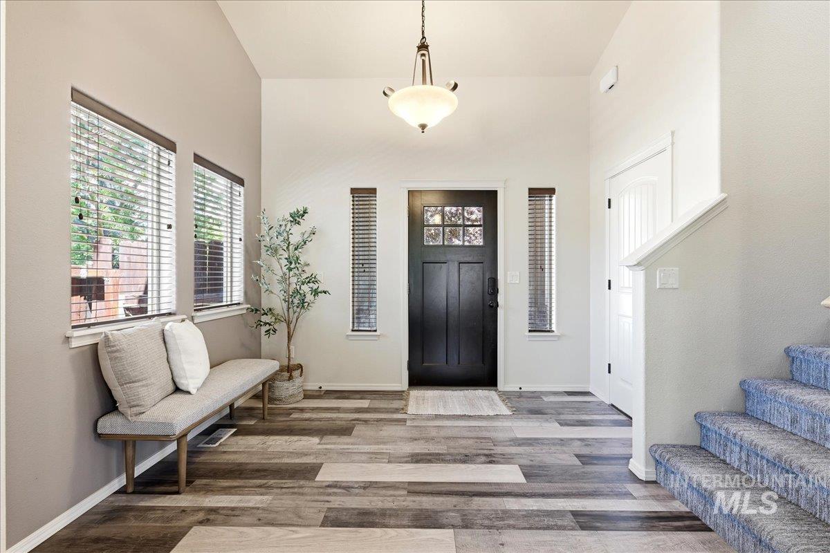 10285 W Kingsbriar Dr, Boise, Idaho 83709, 3 Bedrooms, 2.5 Bathrooms, Residential For Sale, Price $425,000,MLS 98990627