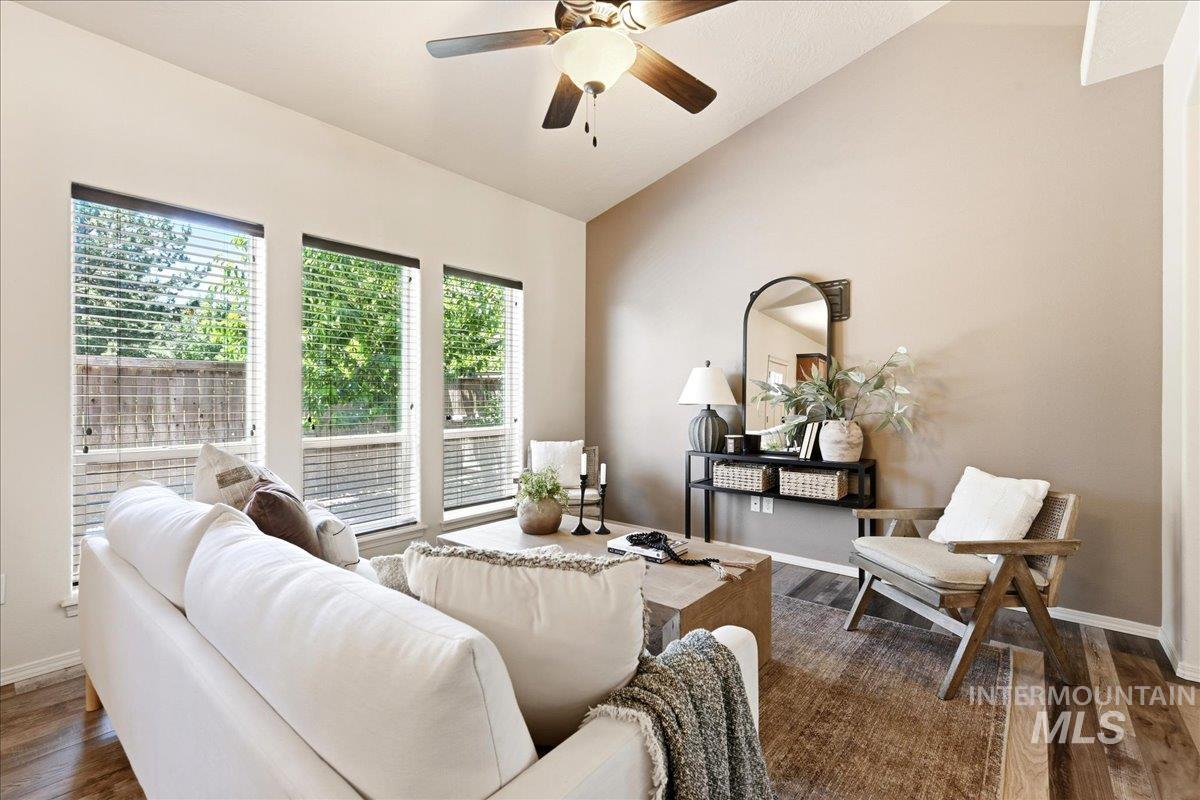 10285 W Kingsbriar Dr, Boise, Idaho 83709, 3 Bedrooms, 2.5 Bathrooms, Residential For Sale, Price $425,000,MLS 98990627