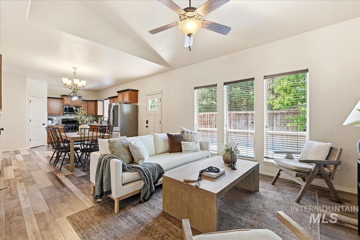 10285 W Kingsbriar Dr, Boise, Idaho 83709, 3 Bedrooms, 2.5 Bathrooms, Residential For Sale, Price $425,000,MLS 98990627