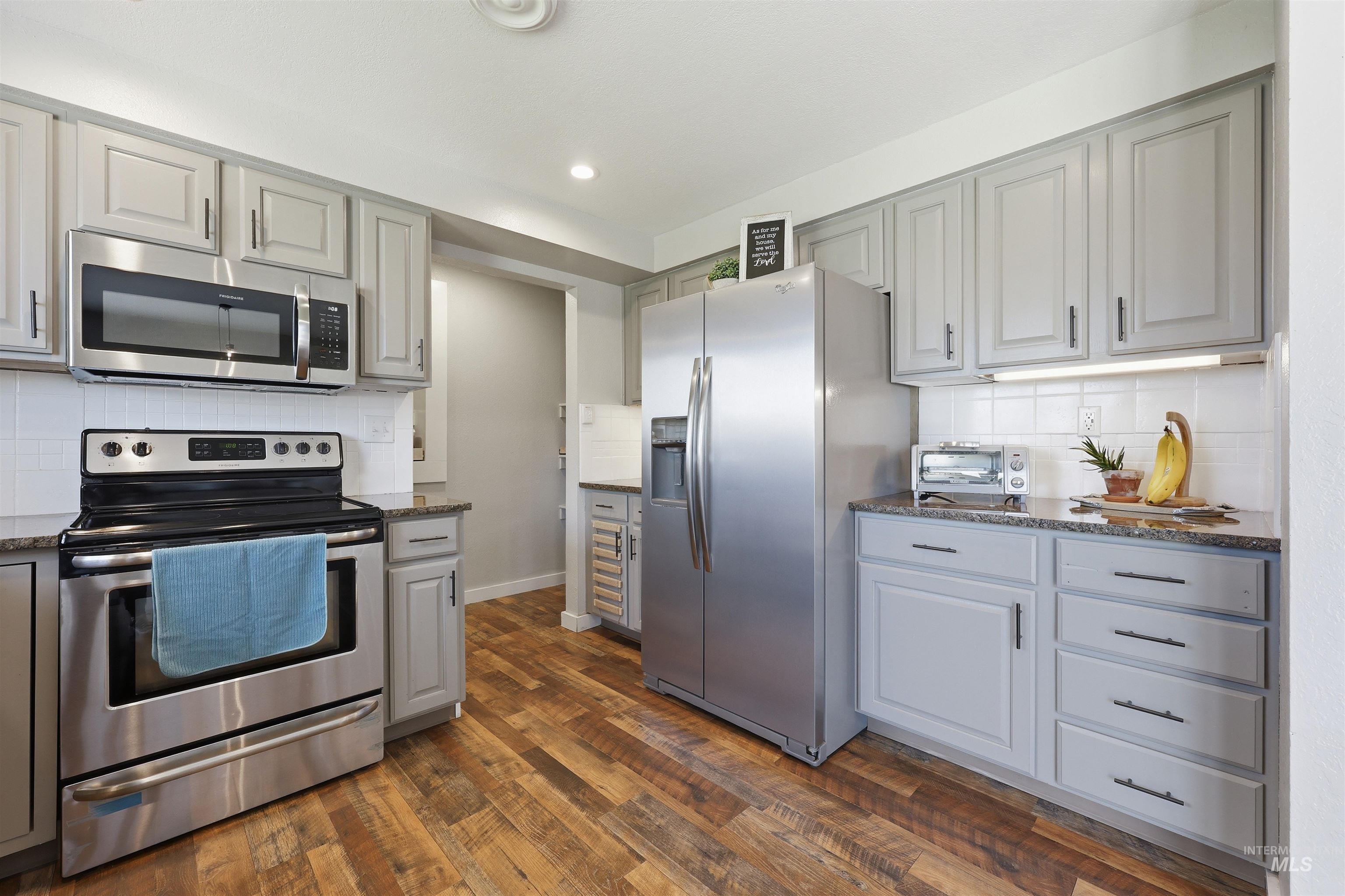 10370 Cherry Ln, Nampa, Idaho 83687, 5 Bedrooms, 3 Bathrooms, Residential For Sale, Price $585,000, 98990632