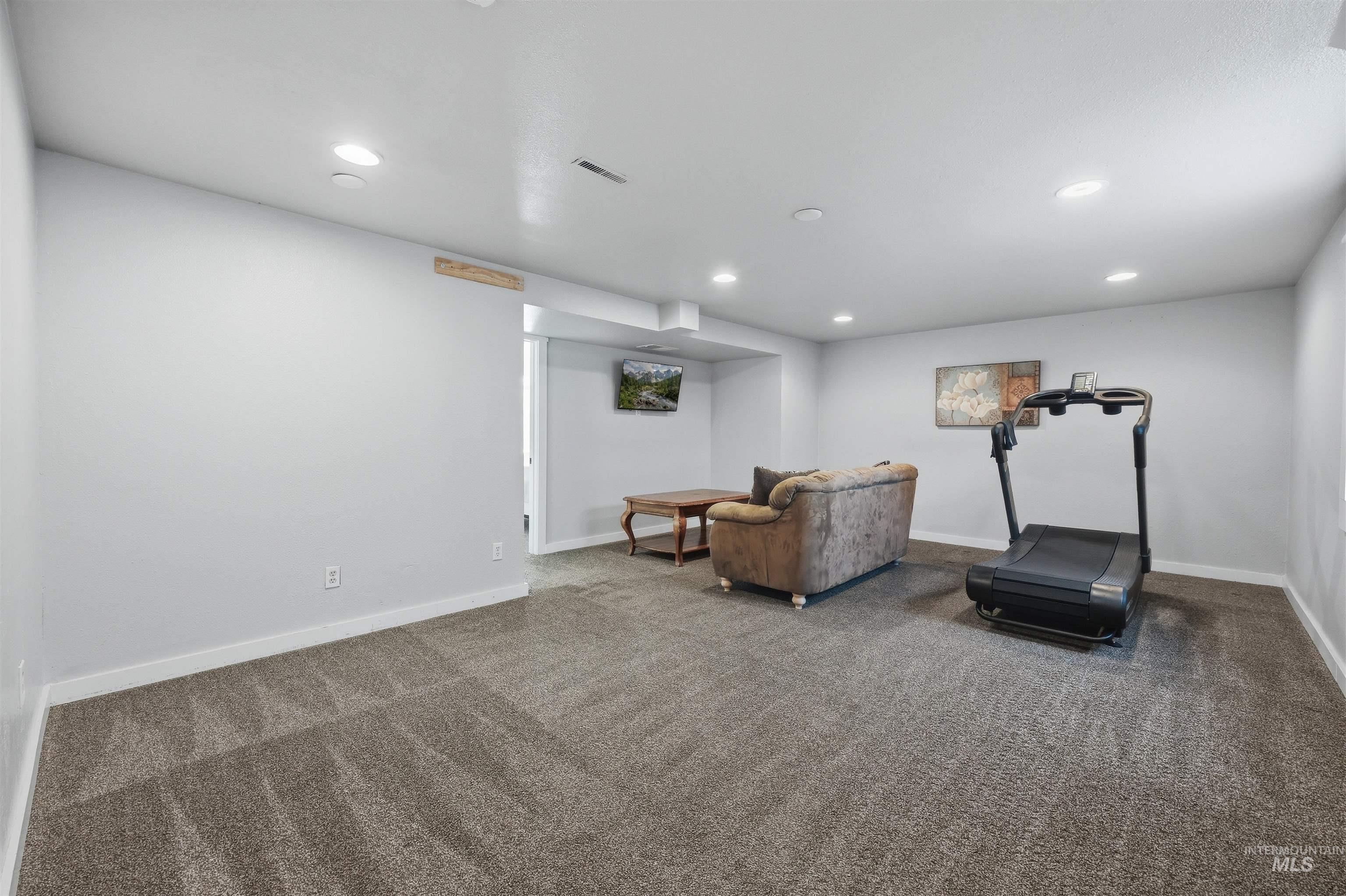 10370 Cherry Ln, Nampa, Idaho 83687, 5 Bedrooms, 3 Bathrooms, Residential For Sale, Price $585,000, 98990632