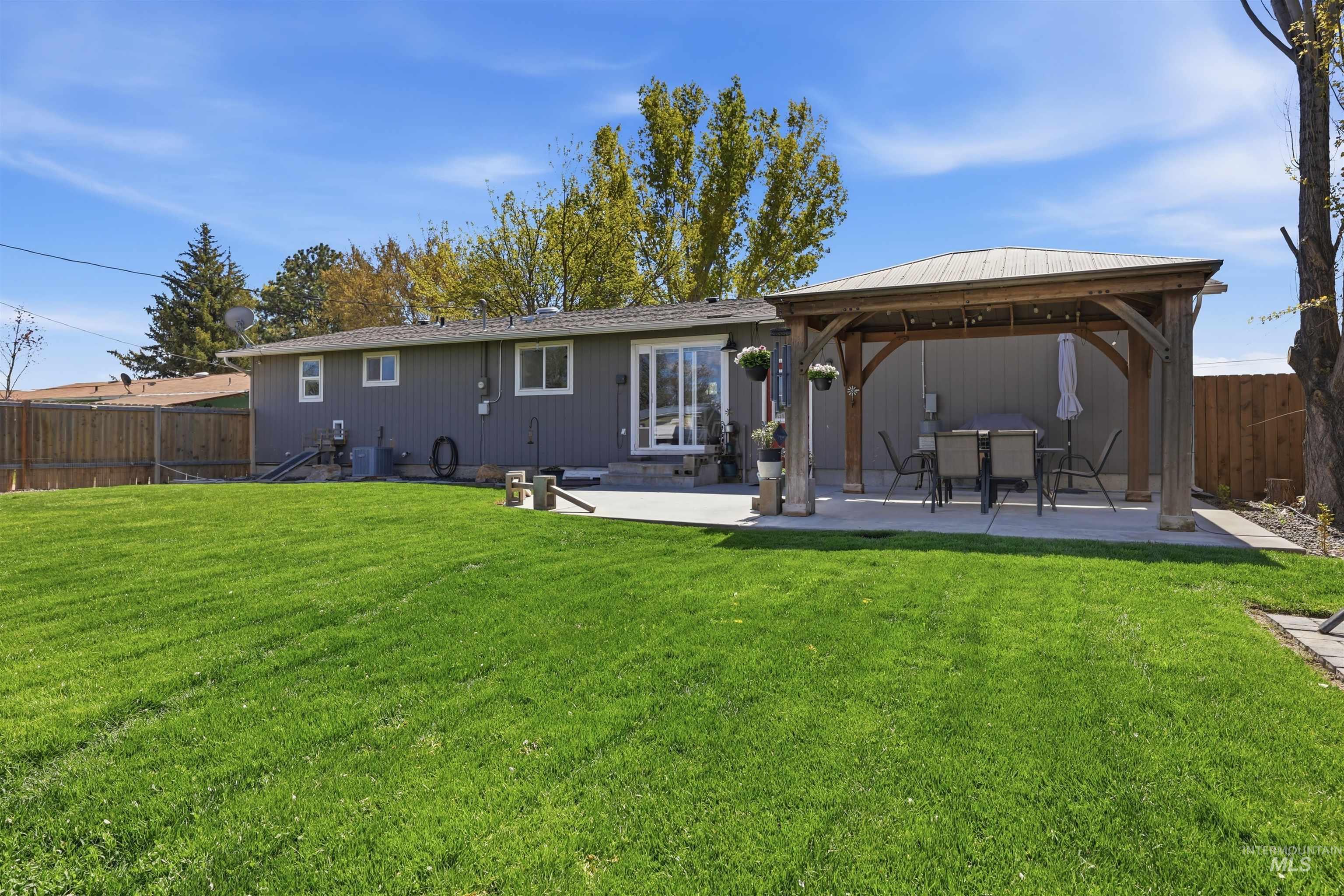 10370 Cherry Ln, Nampa, Idaho 83687, 5 Bedrooms, 3 Bathrooms, Residential For Sale, Price $585,000, 98990632
