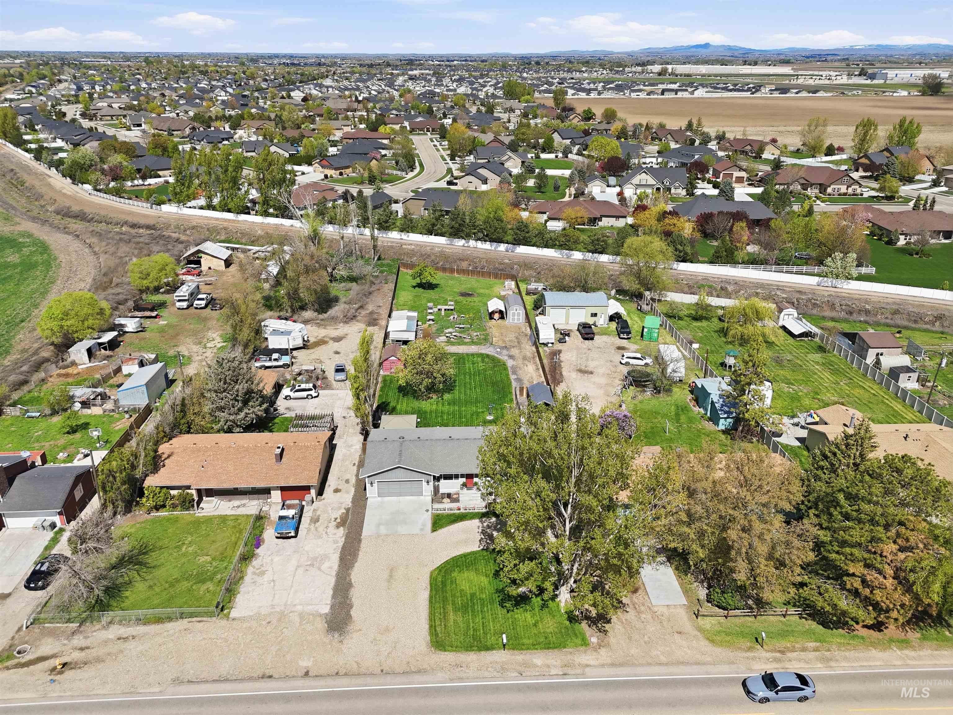10370 Cherry Ln, Nampa, Idaho 83687, 5 Bedrooms, 3 Bathrooms, Residential For Sale, Price $585,000, 98990632