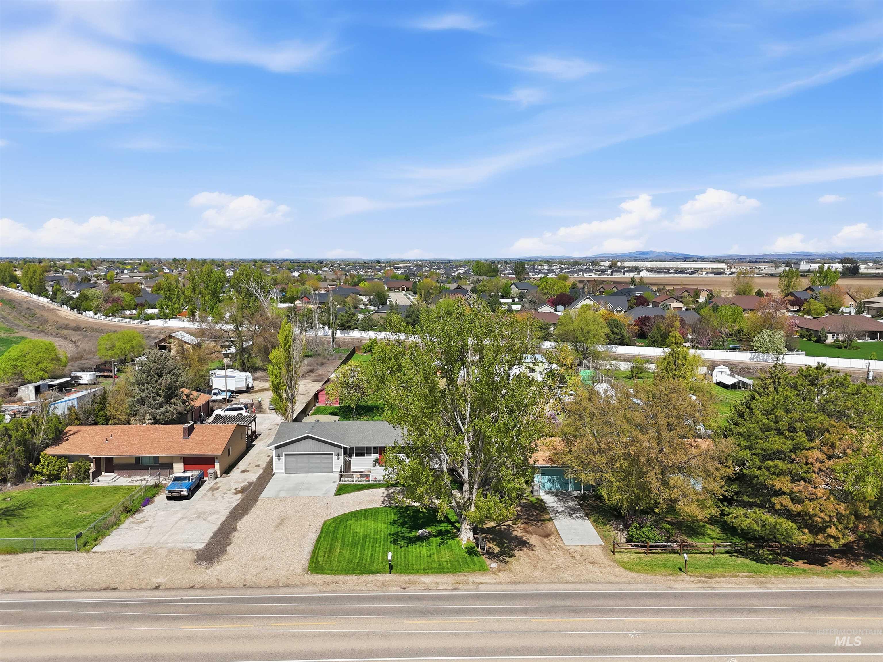 10370 Cherry Ln, Nampa, Idaho 83687, 5 Bedrooms, 3 Bathrooms, Residential For Sale, Price $585,000, 98990632