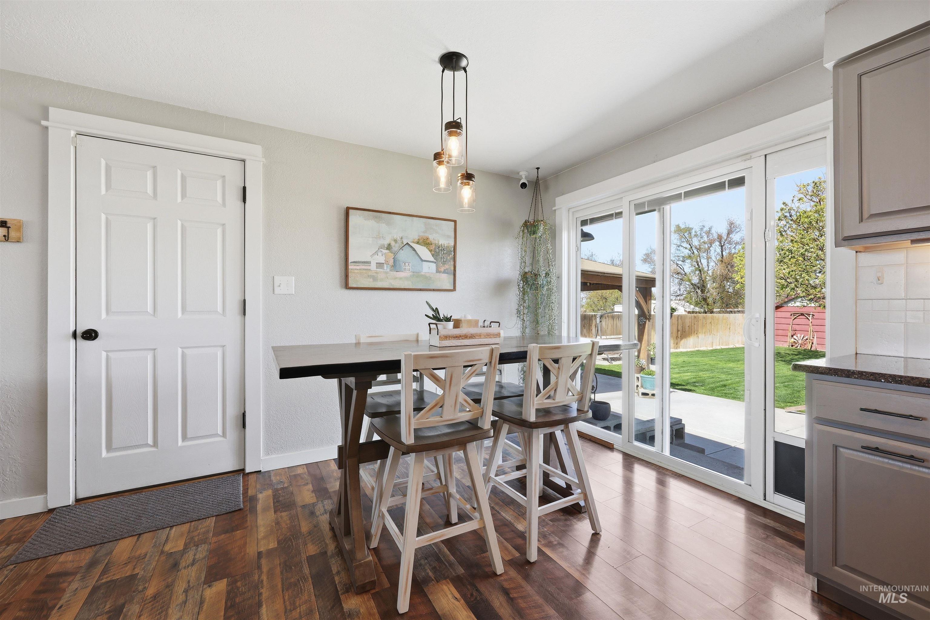 10370 Cherry Ln, Nampa, Idaho 83687, 5 Bedrooms, 3 Bathrooms, Residential For Sale, Price $585,000, 98990632