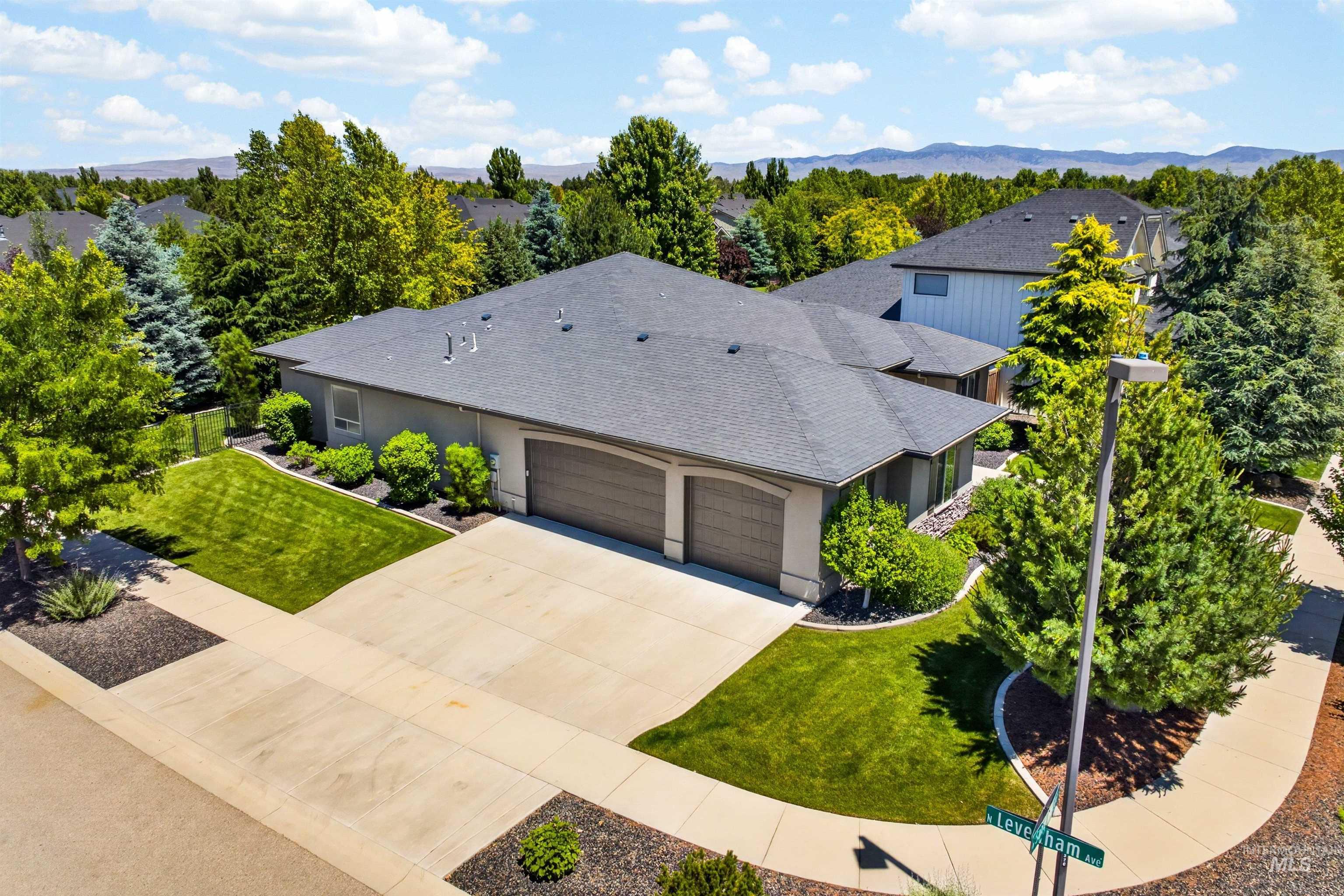3534 W Sand Wedge, Meridian, Idaho 83646, 3 Bedrooms, 2.5 Bathrooms, Residential For Sale, Price $899,999,MLS 98990634