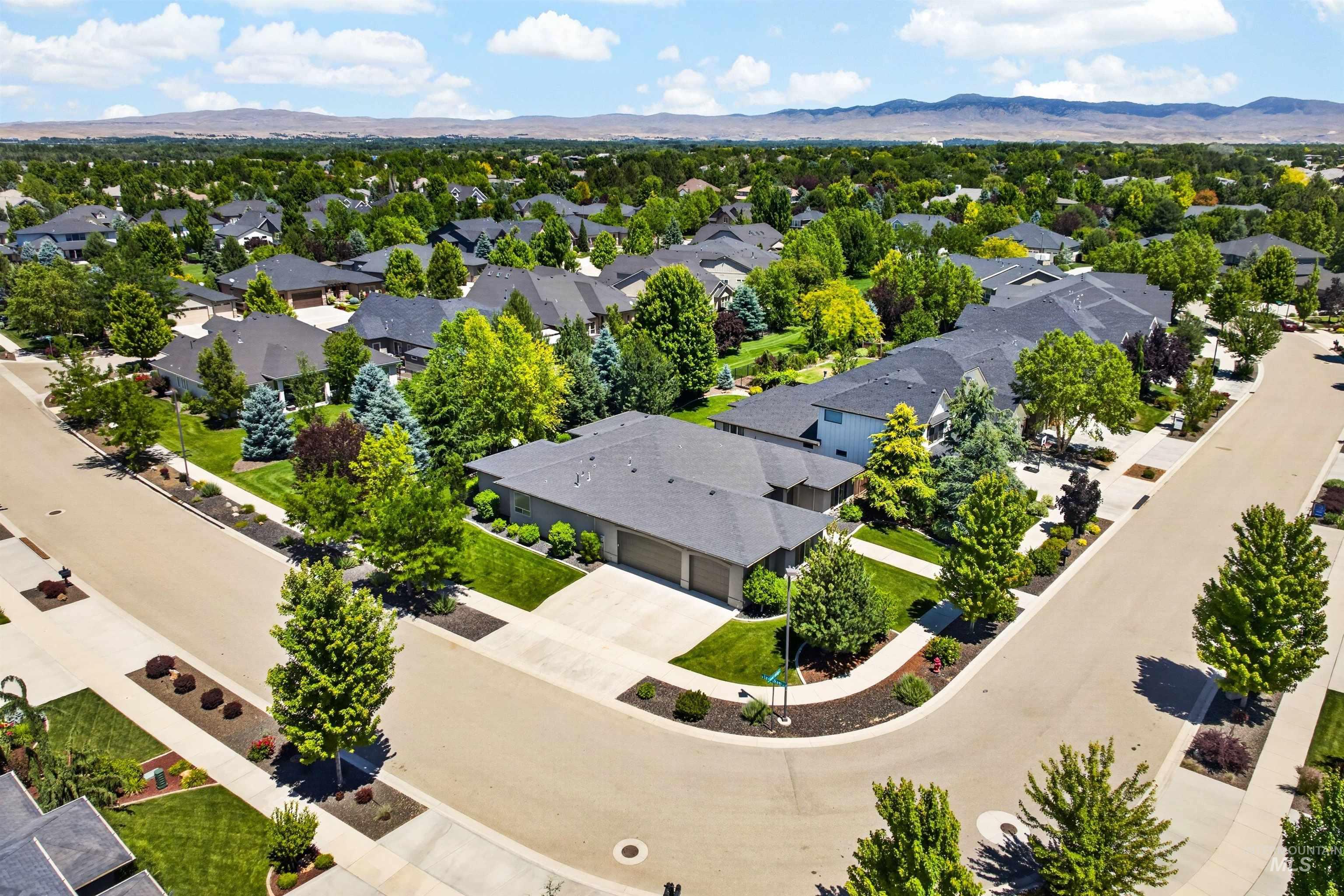 3534 W Sand Wedge, Meridian, Idaho 83646, 3 Bedrooms, 2.5 Bathrooms, Residential For Sale, Price $899,999,MLS 98990634