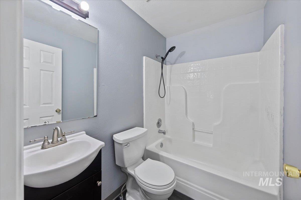 115 Bobcat St, Nampa, Idaho 83687, 3 Bedrooms, 2 Bathrooms, Residential For Sale, Price $350,000, 98990635