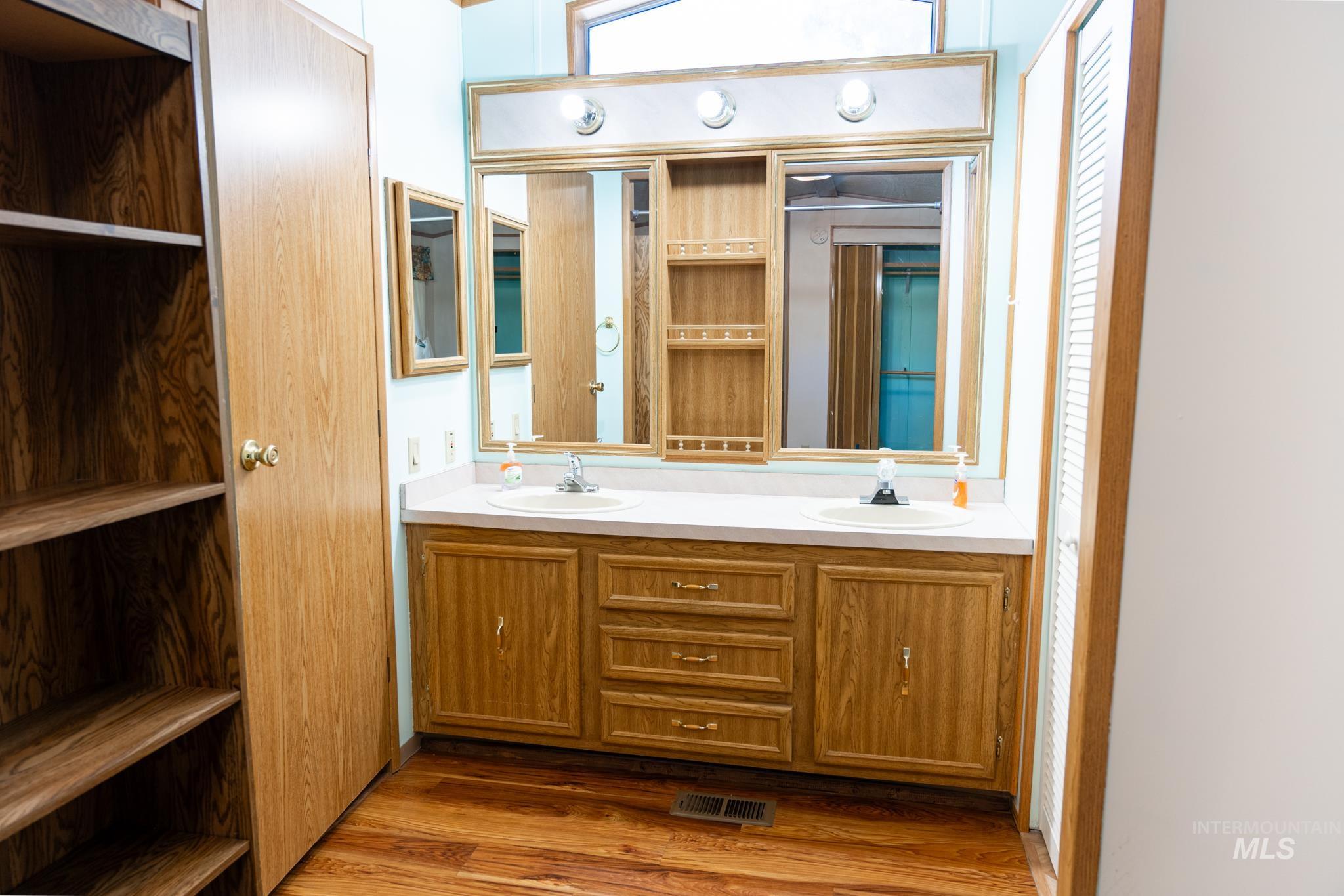 2701 N Alder, Fruitland, Idaho 83619, 2 Bedrooms, 2 Bathrooms, Residential For Sale, Price $99,900,MLS 98990639