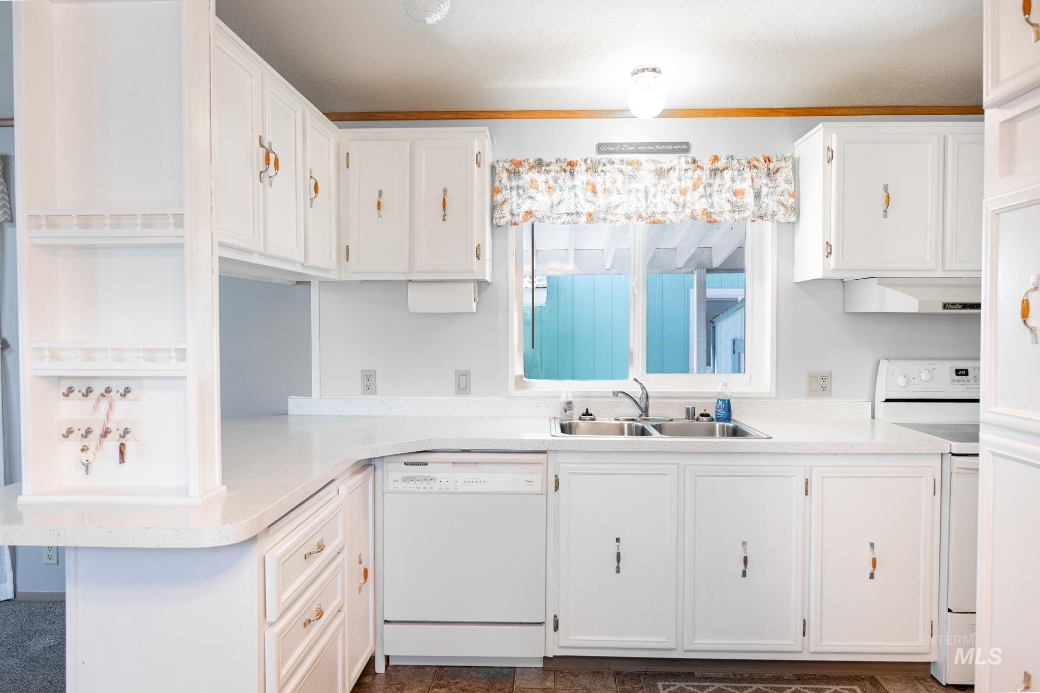 2701 N Alder, Fruitland, Idaho 83619, 2 Bedrooms, 2 Bathrooms, Residential For Sale, Price $99,900,MLS 98990639