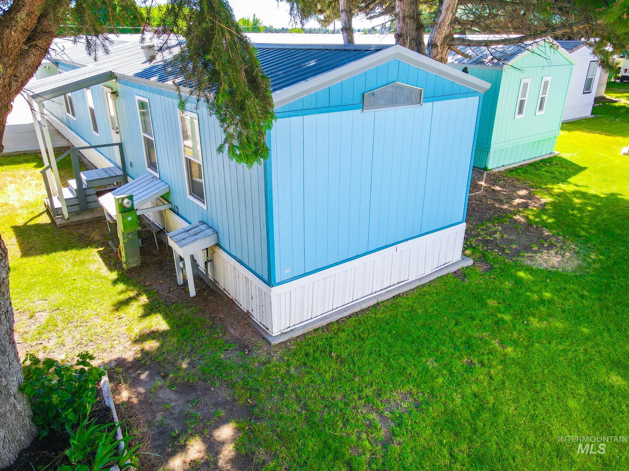 2701 N Alder, Fruitland, Idaho 83619, 2 Bedrooms, 2 Bathrooms, Residential For Sale, Price $99,900,MLS 98990639