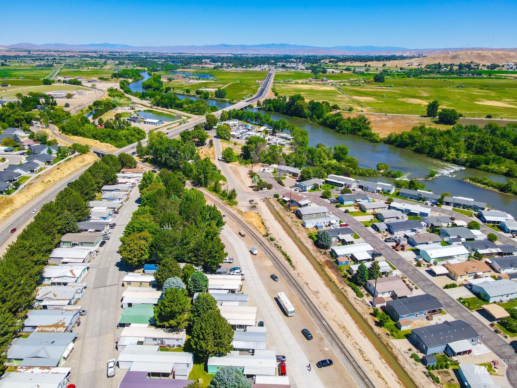 2701 N Alder, Fruitland, Idaho 83619, 2 Bedrooms, 2 Bathrooms, Residential For Sale, Price $99,900,MLS 98990639