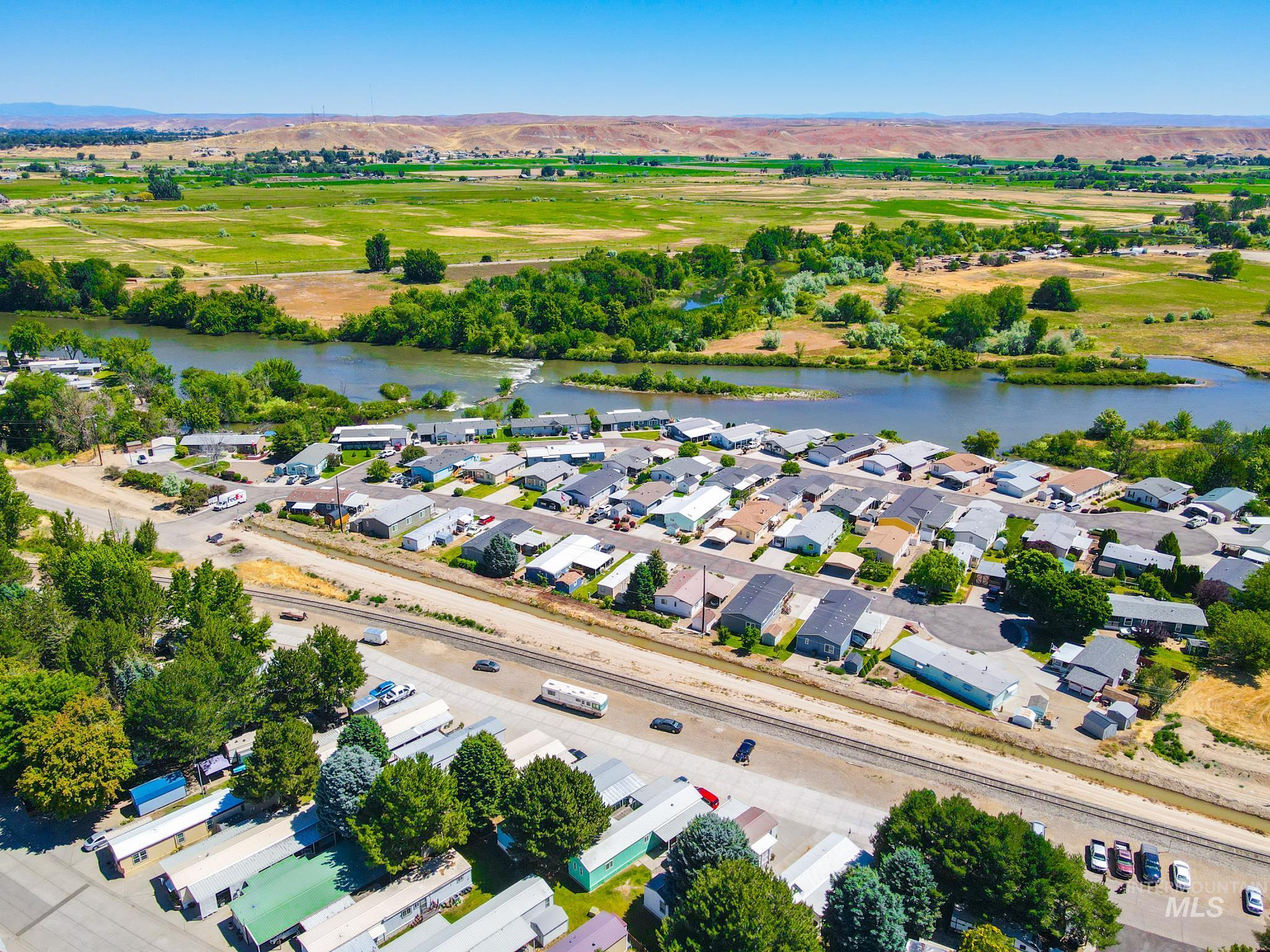 2701 N Alder, Fruitland, Idaho 83619, 2 Bedrooms, 2 Bathrooms, Residential For Sale, Price $99,900,MLS 98990639