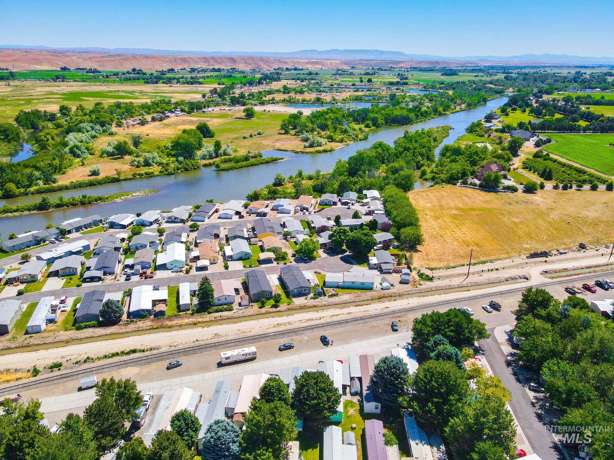 2701 N Alder, Fruitland, Idaho 83619, 2 Bedrooms, 2 Bathrooms, Residential For Sale, Price $99,900,MLS 98990639