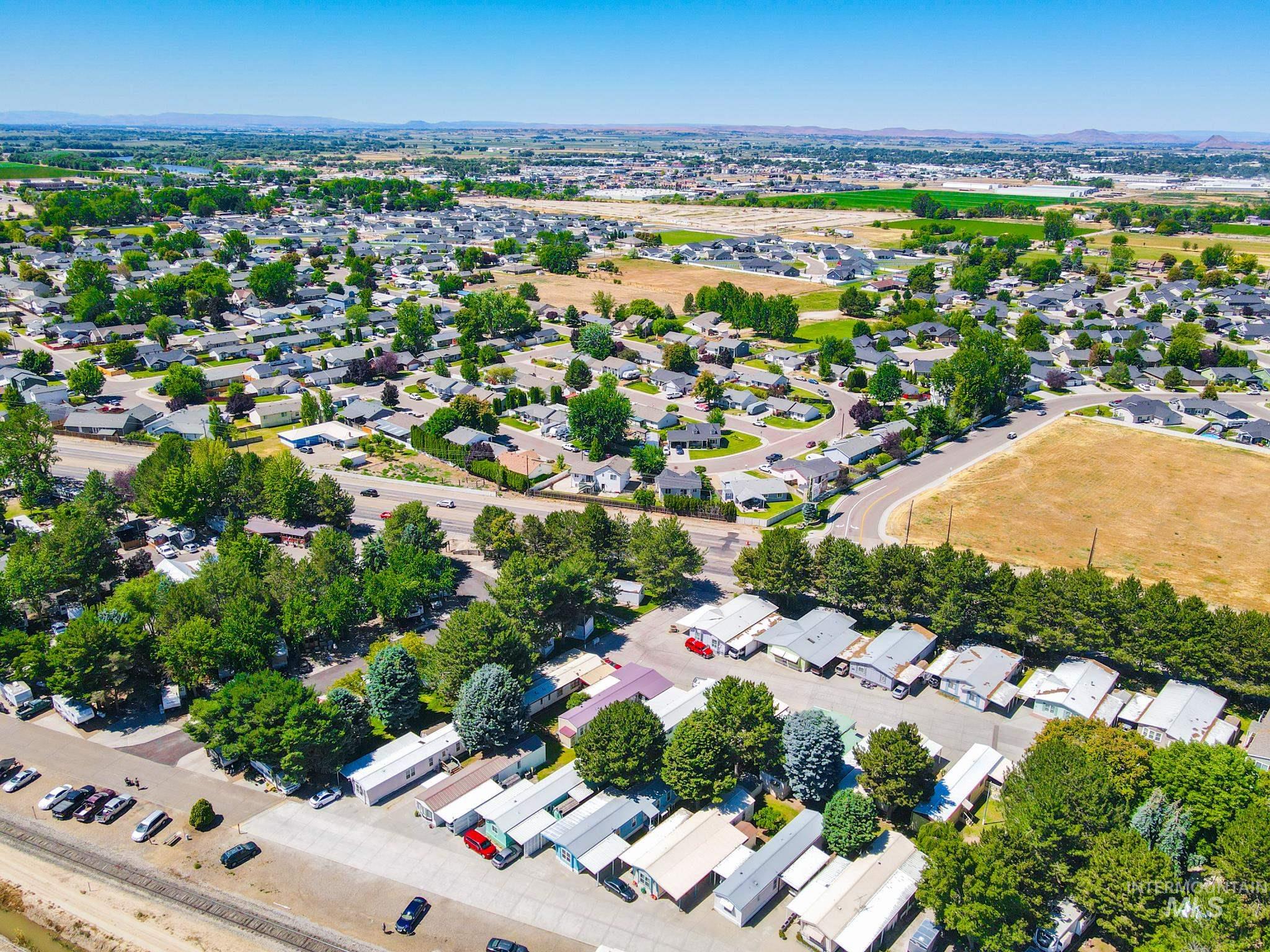 2701 N Alder, Fruitland, Idaho 83619, 2 Bedrooms, 2 Bathrooms, Residential For Sale, Price $99,900,MLS 98990639