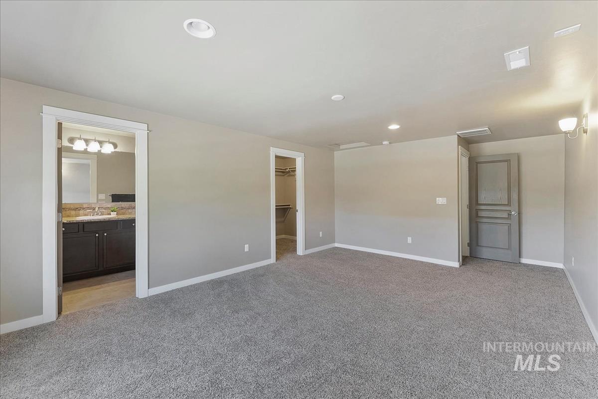 3431 S Triple Crown Ave, Meridian, Idaho 83642, 5 Bedrooms, 3 Bathrooms, Residential For Sale, Price $632,000, 98990640