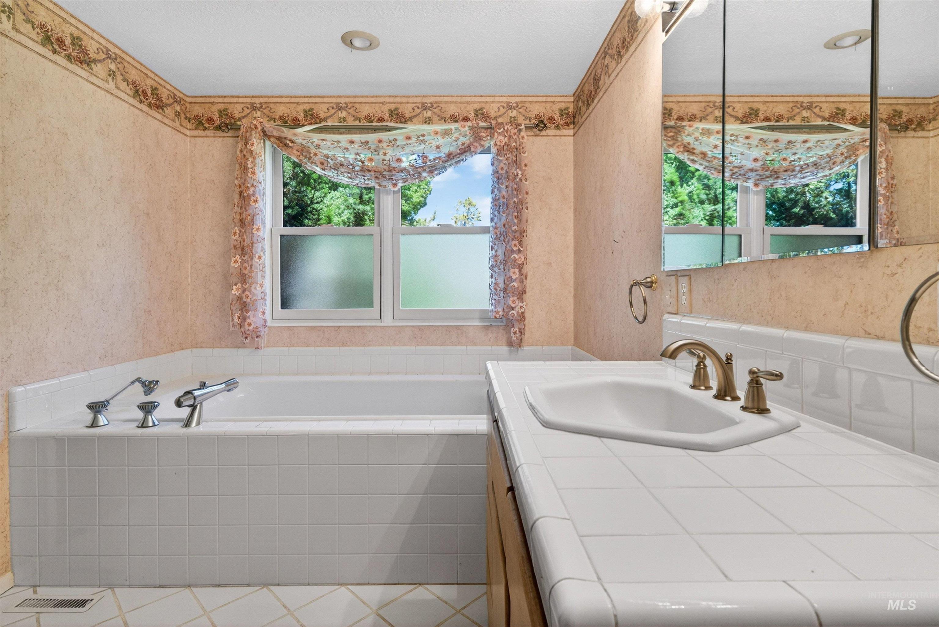 6138 W Winstead Pl, Boise, Idaho 83704-6268, 4 Bedrooms, 3.5 Bathrooms, Residential For Sale, Price $625,000, 98990641