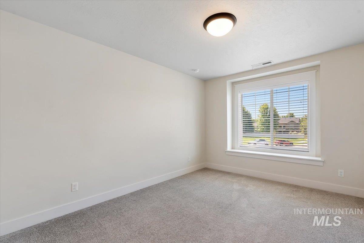 1233 E Azan St, Meridian, Idaho 83646-7724, 5 Bedrooms, 2.5 Bathrooms, Residential For Sale, Price $849,000, 98990644