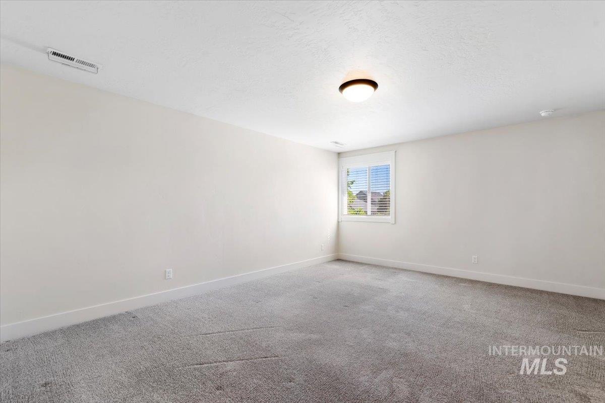 1233 E Azan St, Meridian, Idaho 83646-7724, 5 Bedrooms, 2.5 Bathrooms, Residential For Sale, Price $849,000, 98990644