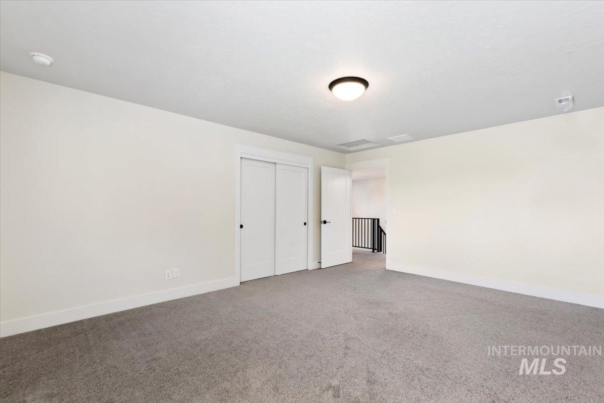 1233 E Azan St, Meridian, Idaho 83646-7724, 5 Bedrooms, 2.5 Bathrooms, Residential For Sale, Price $849,000, 98990644