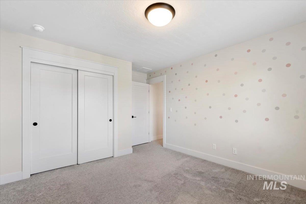 1233 E Azan St, Meridian, Idaho 83646-7724, 5 Bedrooms, 2.5 Bathrooms, Residential For Sale, Price $849,000, 98990644