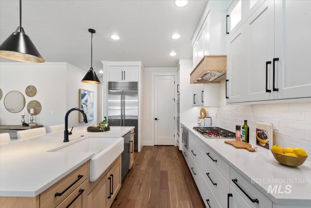 1233 E Azan St, Meridian, Idaho 83646-7724, 5 Bedrooms, 2.5 Bathrooms, Residential For Sale, Price $849,000, 98990644