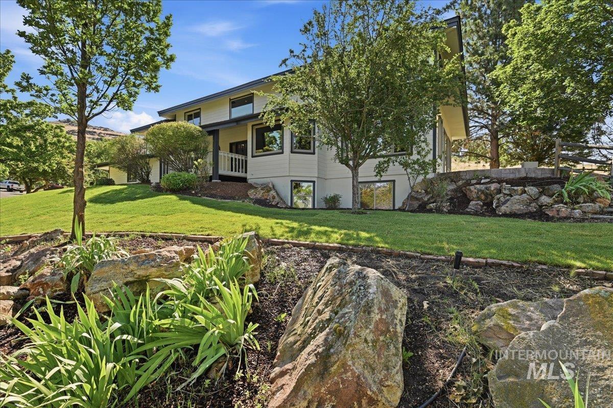 1894 S Stone Ridge Way, Boise, Idaho 83712, 6 Bedrooms, 3.5 Bathrooms, Residential For Sale, Price $1,275,000,MLS 98990648