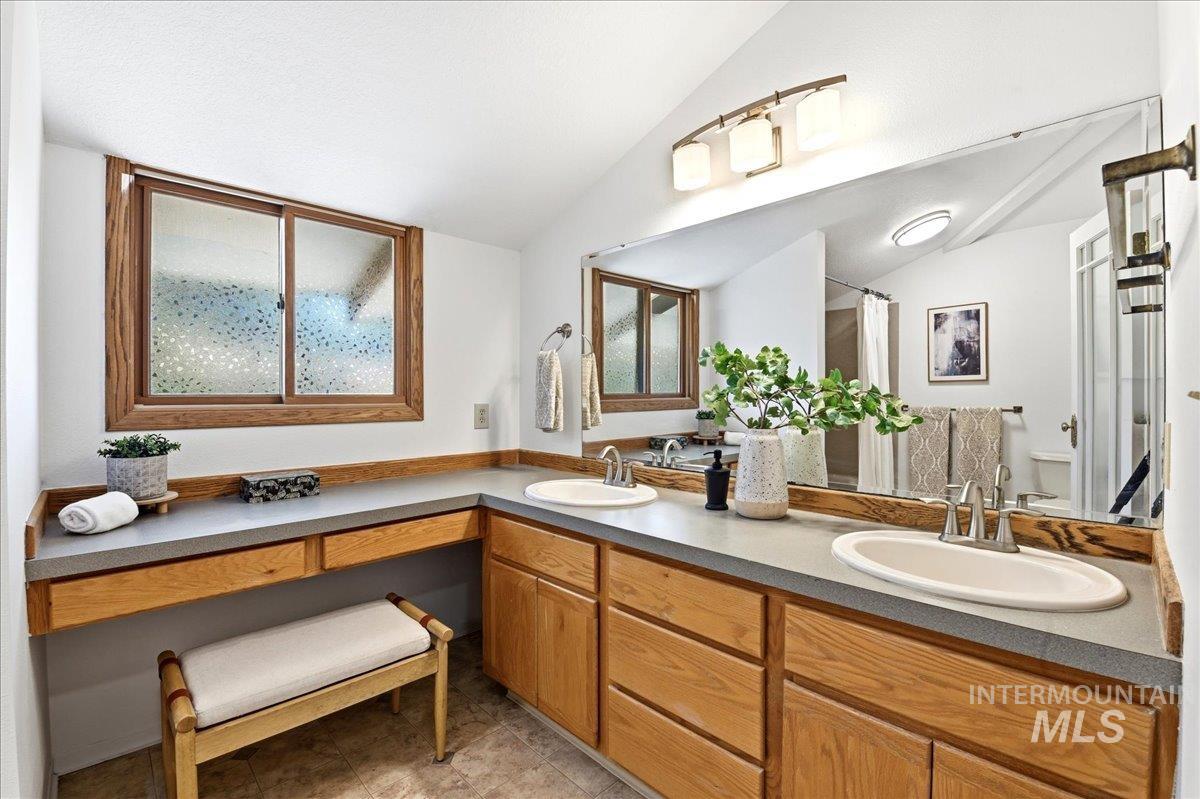 1894 S Stone Ridge Way, Boise, Idaho 83712, 6 Bedrooms, 3.5 Bathrooms, Residential For Sale, Price $1,275,000,MLS 98990648