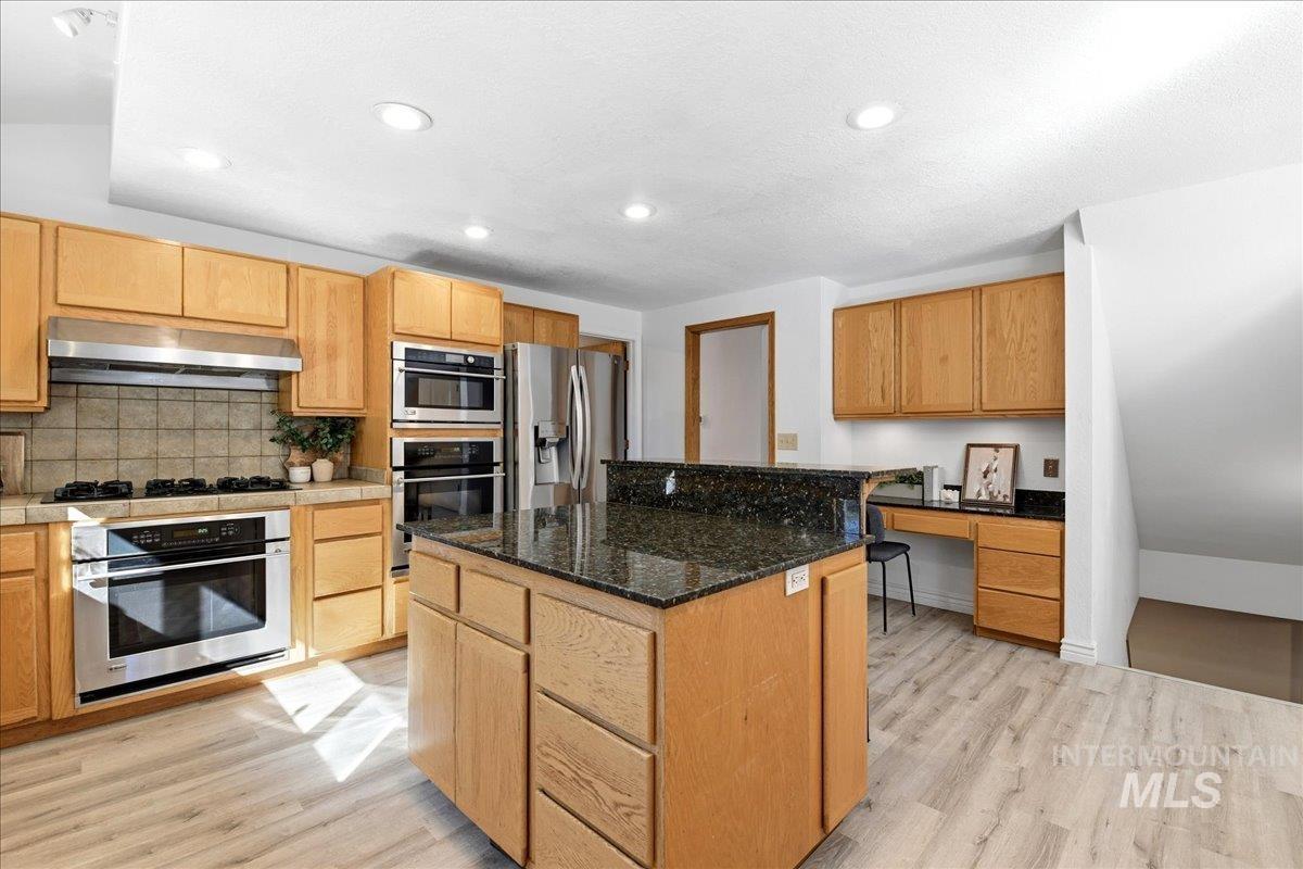 1894 S Stone Ridge Way, Boise, Idaho 83712, 6 Bedrooms, 3.5 Bathrooms, Residential For Sale, Price $1,275,000,MLS 98990648