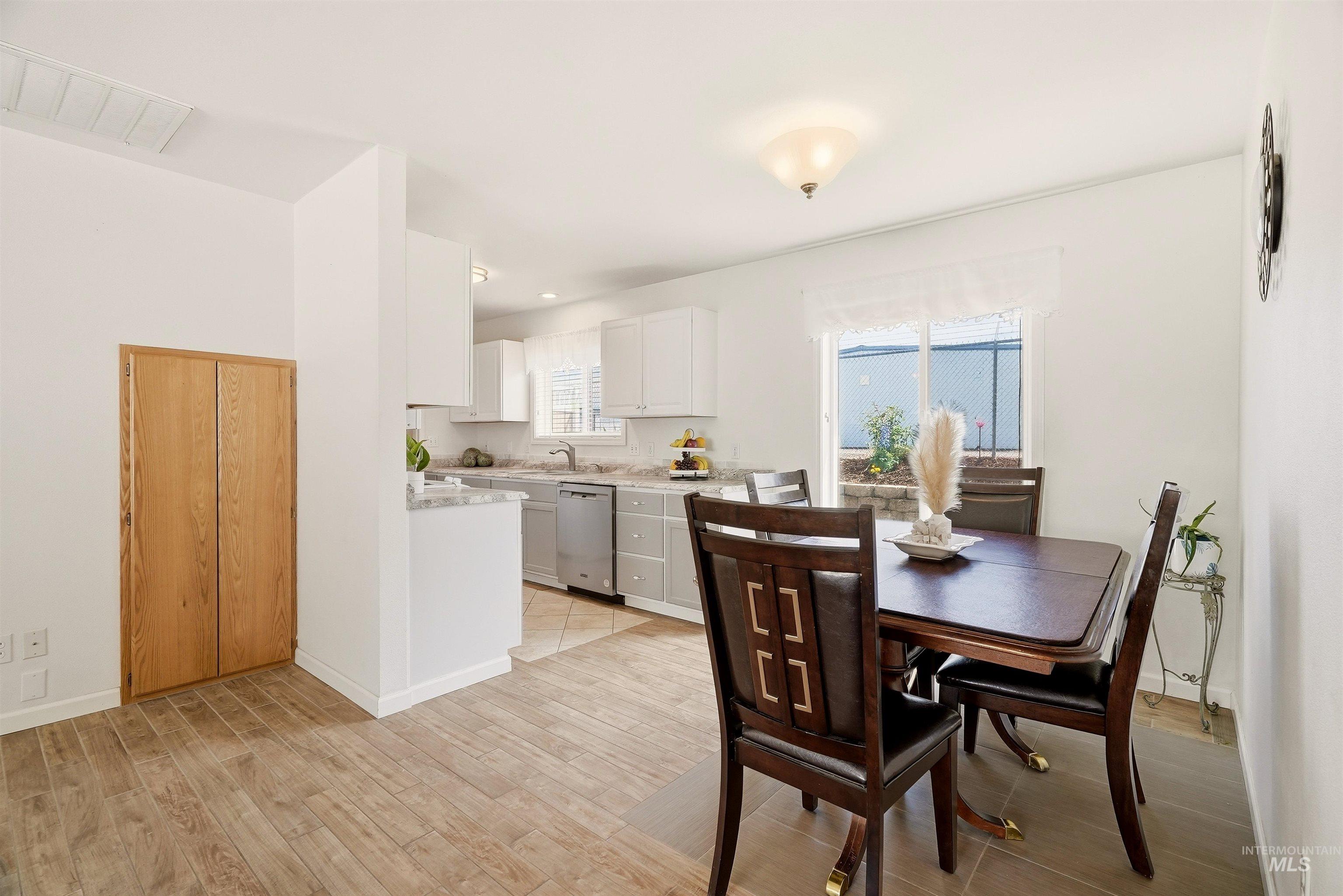 1469 16th Avenue, Clarkston, Washington 99403, 3 Bedrooms, 2 Bathrooms, Residential For Sale, Price $375,000, 98990649