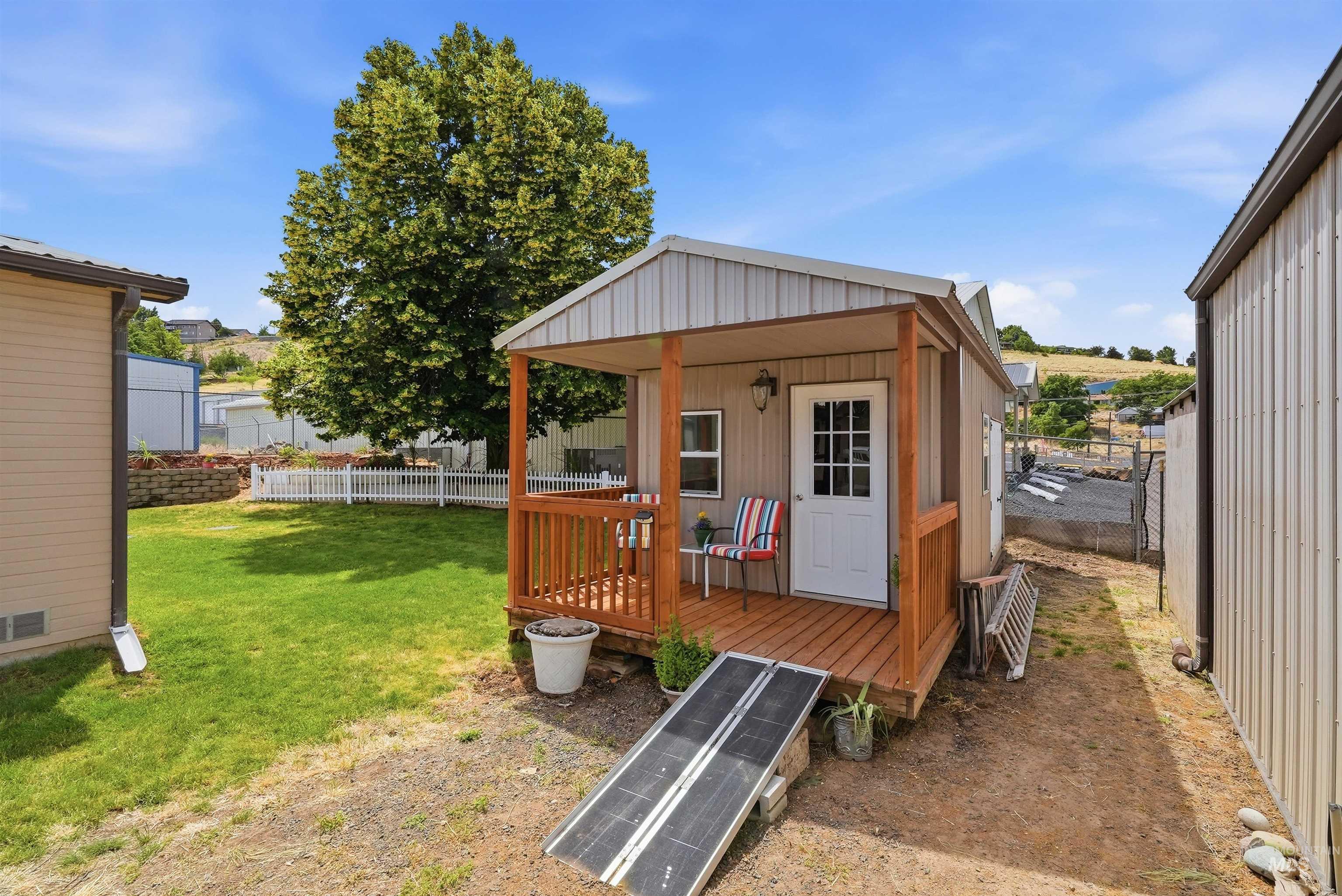 1469 16th Avenue, Clarkston, Washington 99403, 3 Bedrooms, 2 Bathrooms, Residential For Sale, Price $375,000, 98990649