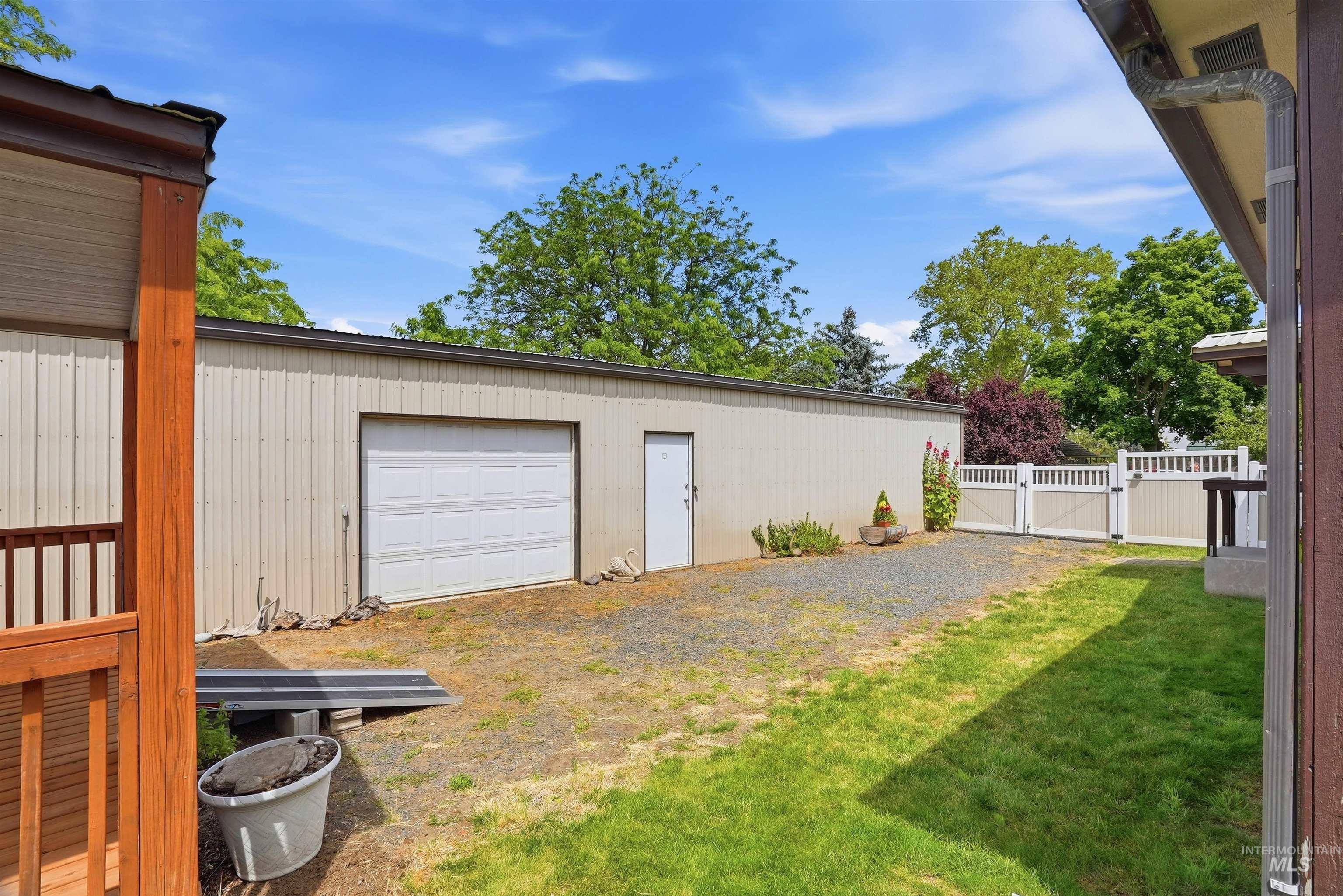 1469 16th Avenue, Clarkston, Washington 99403, 3 Bedrooms, 2 Bathrooms, Residential For Sale, Price $375,000, 98990649